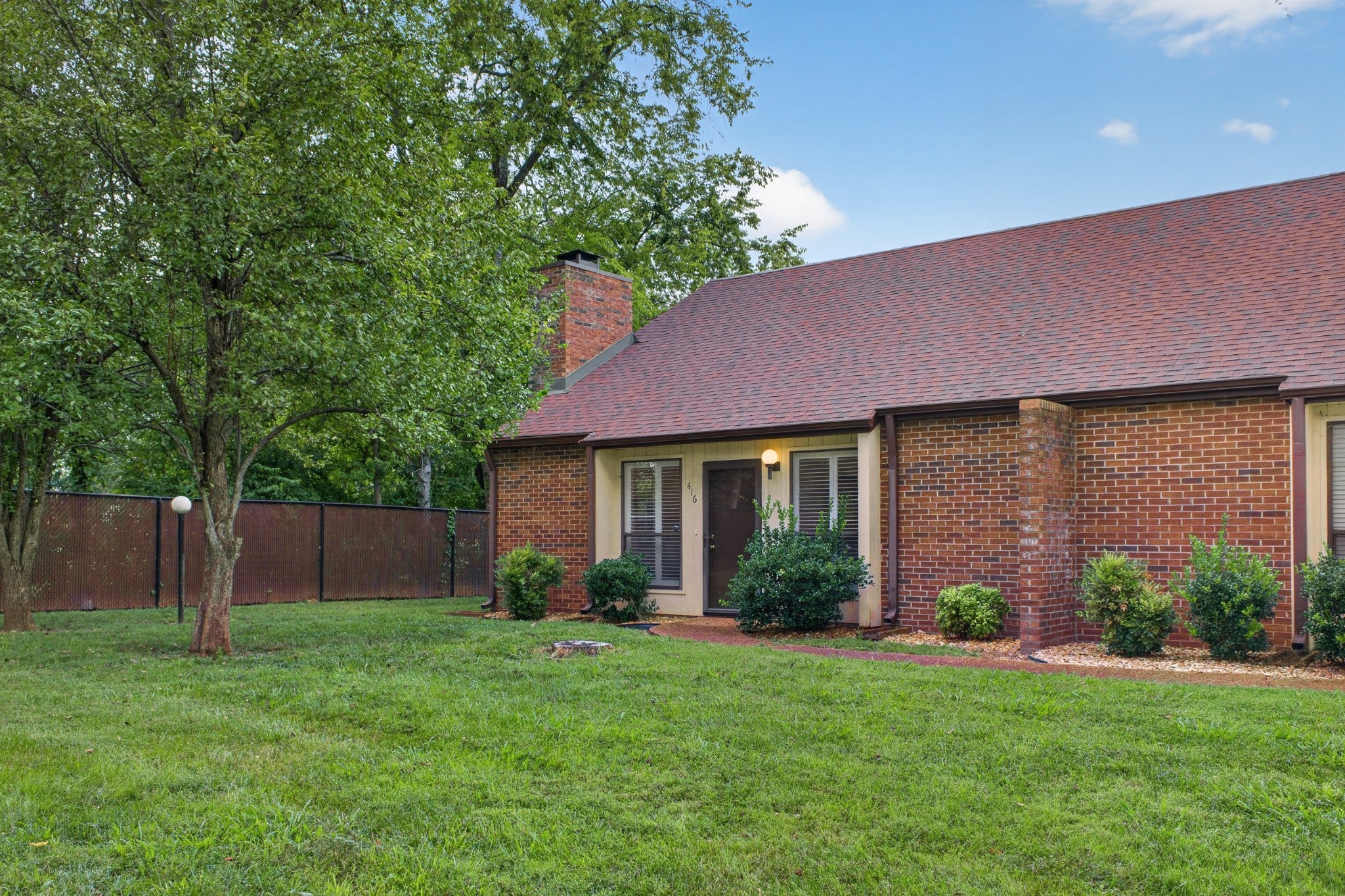 416 Castlewood Ln