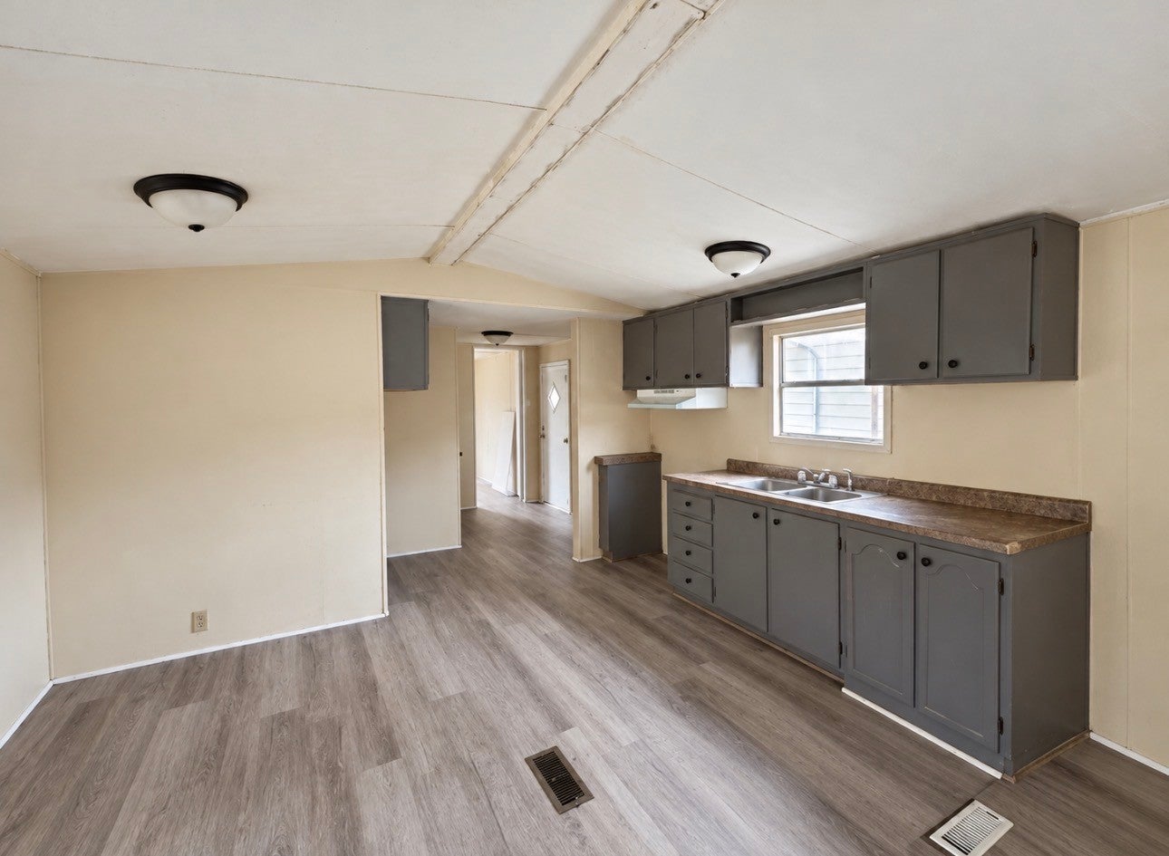 441 Crawford Cir