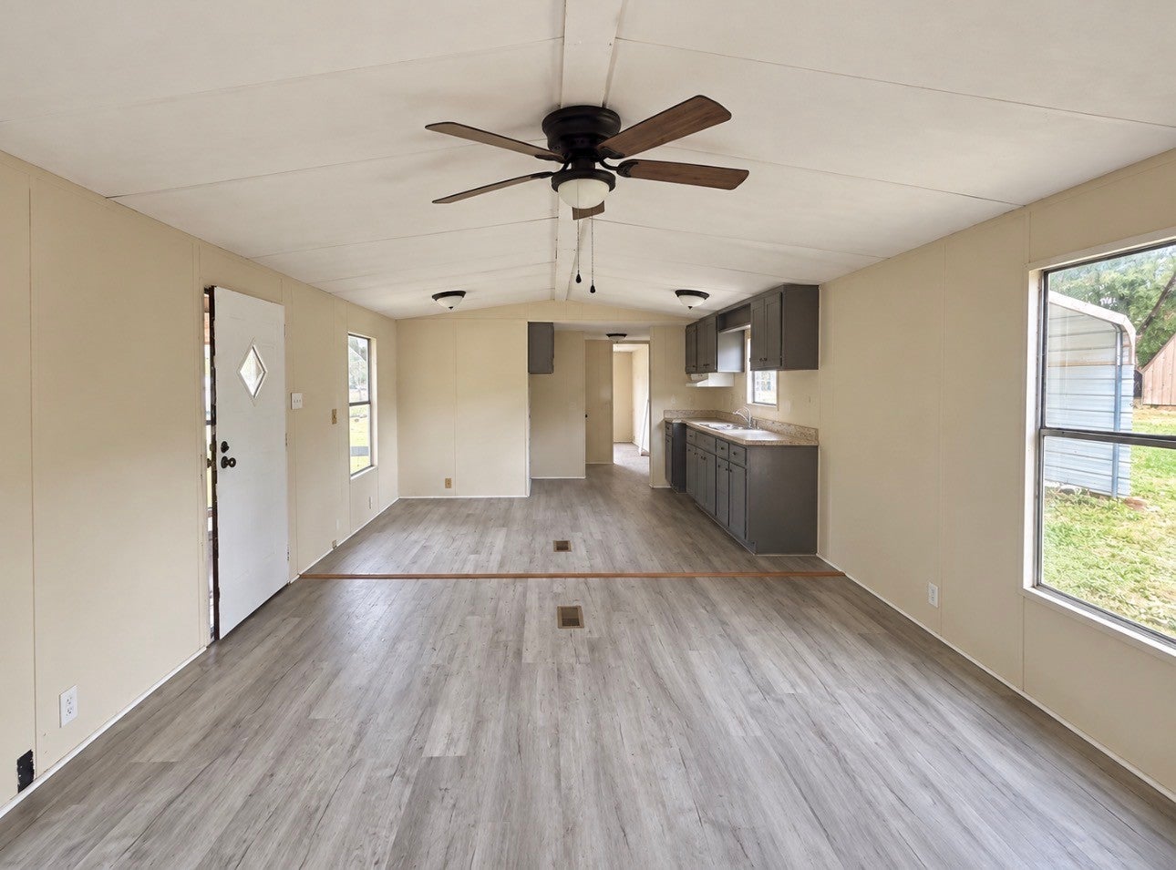 441 Crawford Cir