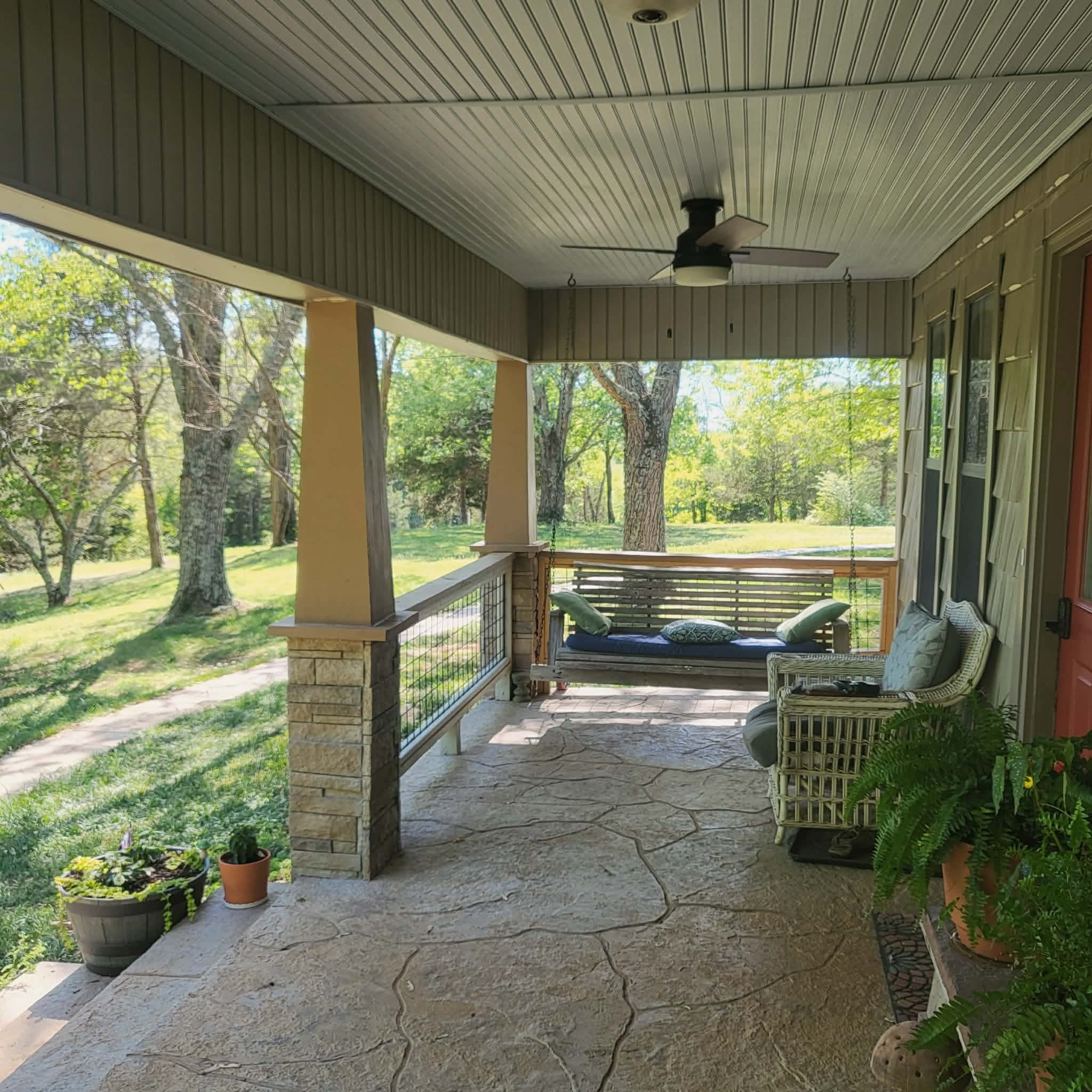 7400 Franks Ferry Rd