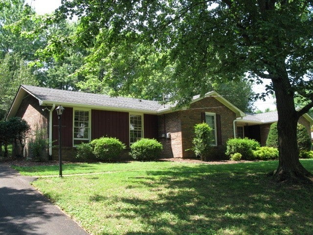 124 Hickory Heights Dr