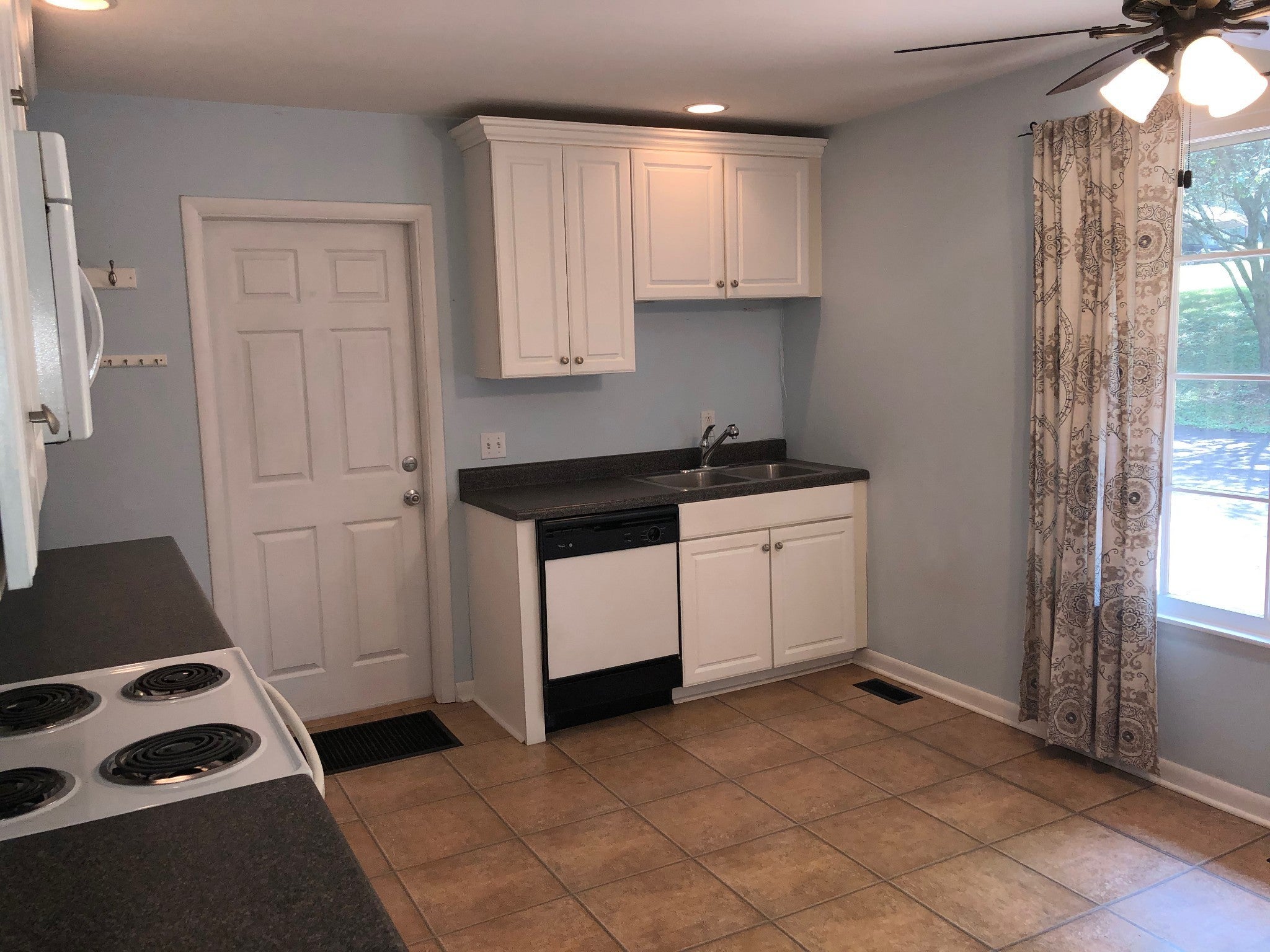 124 Hickory Heights Dr