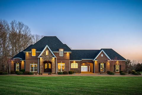 165 Southern Woods Ct Cookeville TN 38506