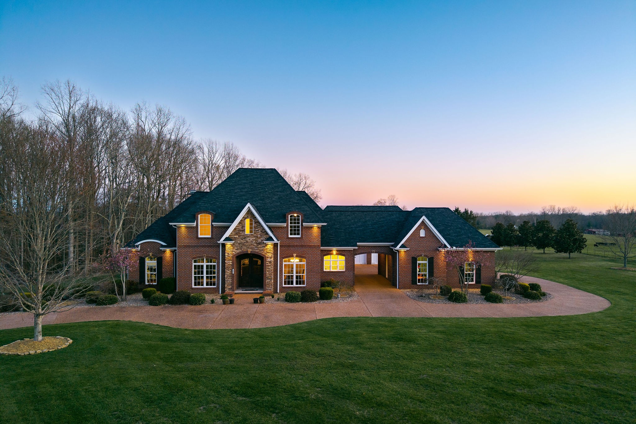 165 Southern Woods Ct