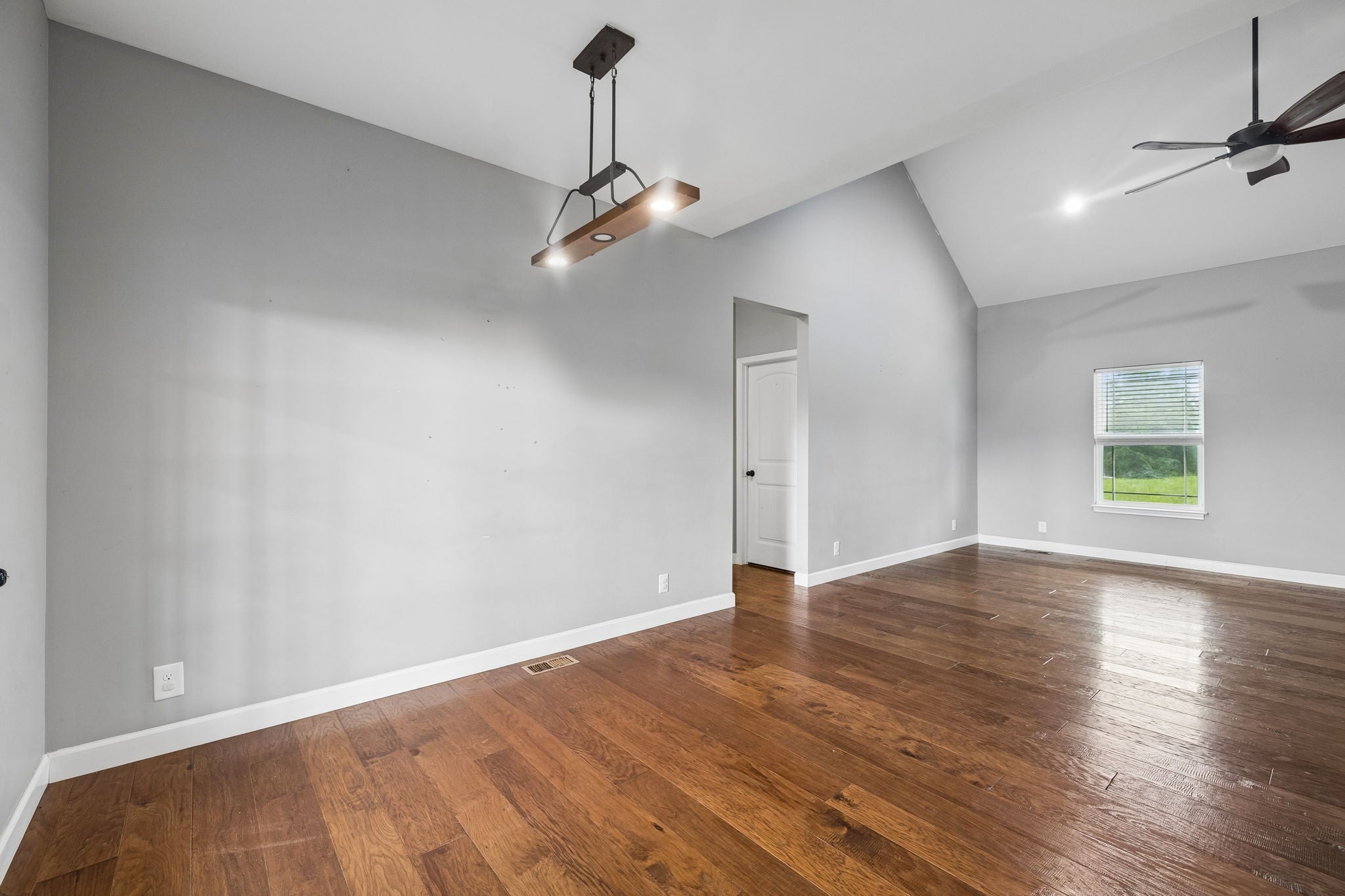 809 Hooper Rd