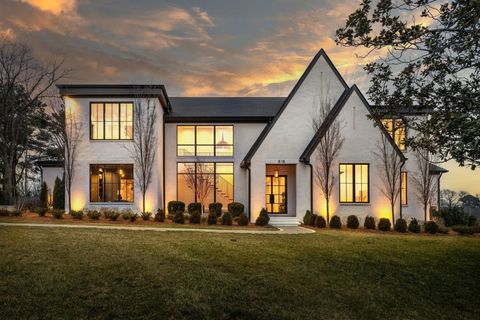 818 Brentview Dr Nashville TN 37220