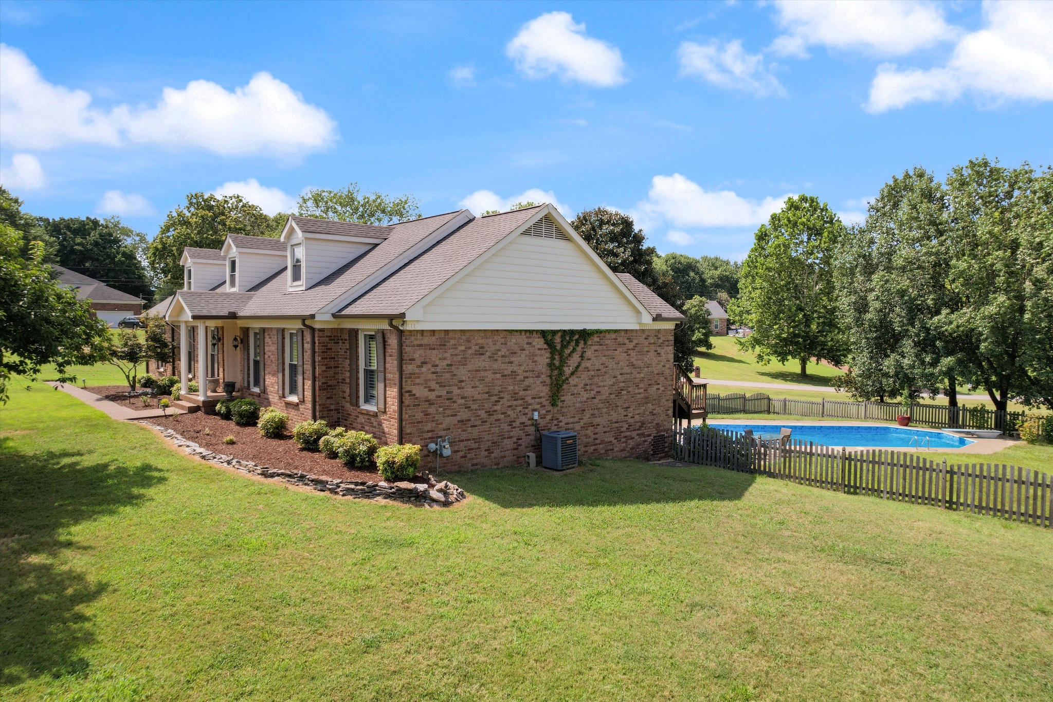 100 Sioux Ct