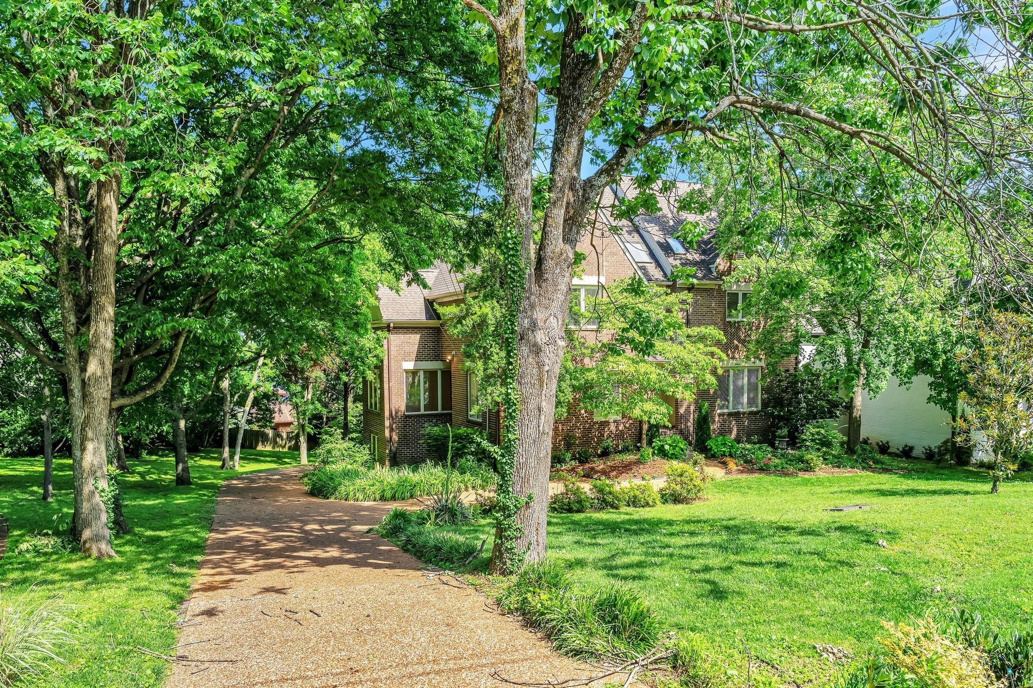 3512 Stokesmont Rd