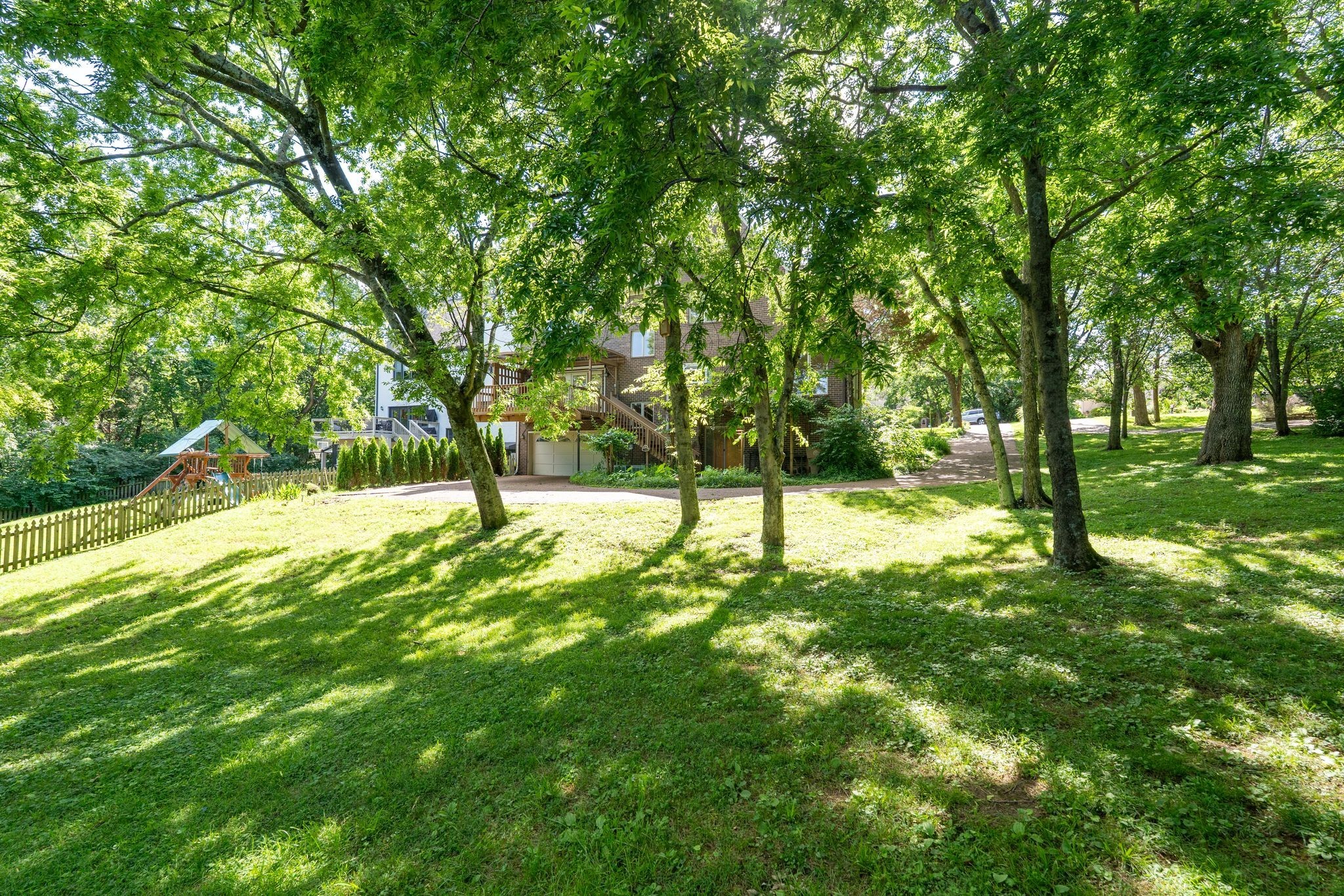 3512 Stokesmont Rd
