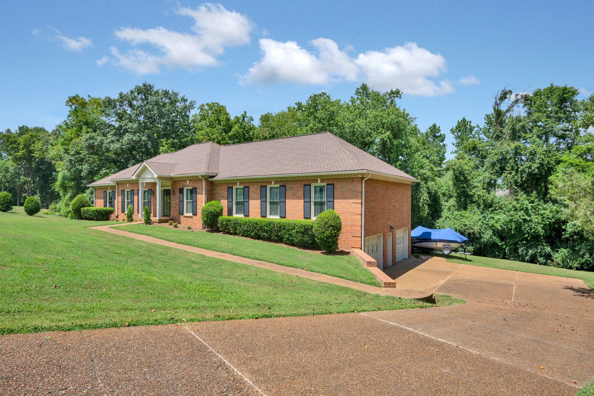 2204 Oakwood Ct
