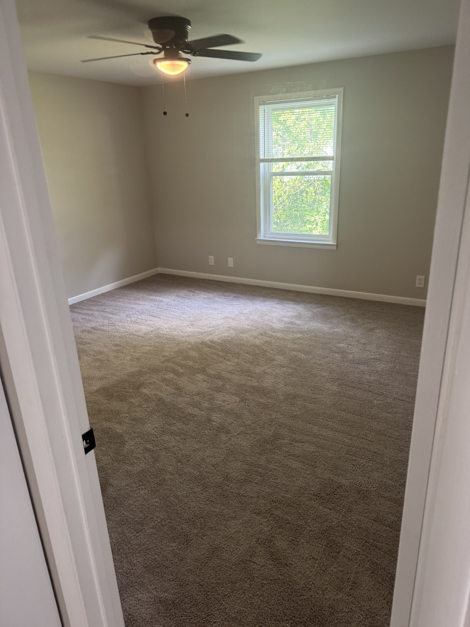 555 N DuPont Ave E103