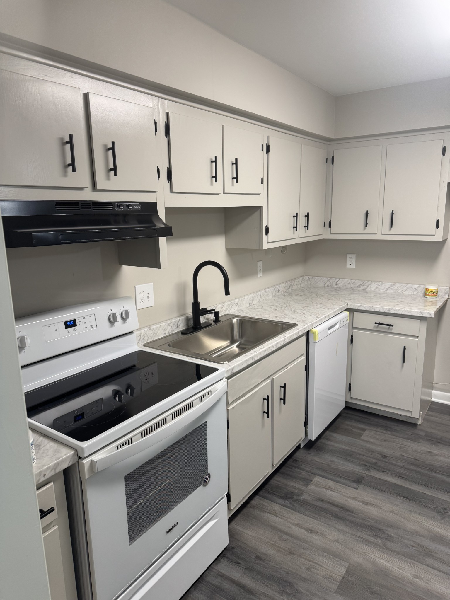 555 N DuPont Ave E103