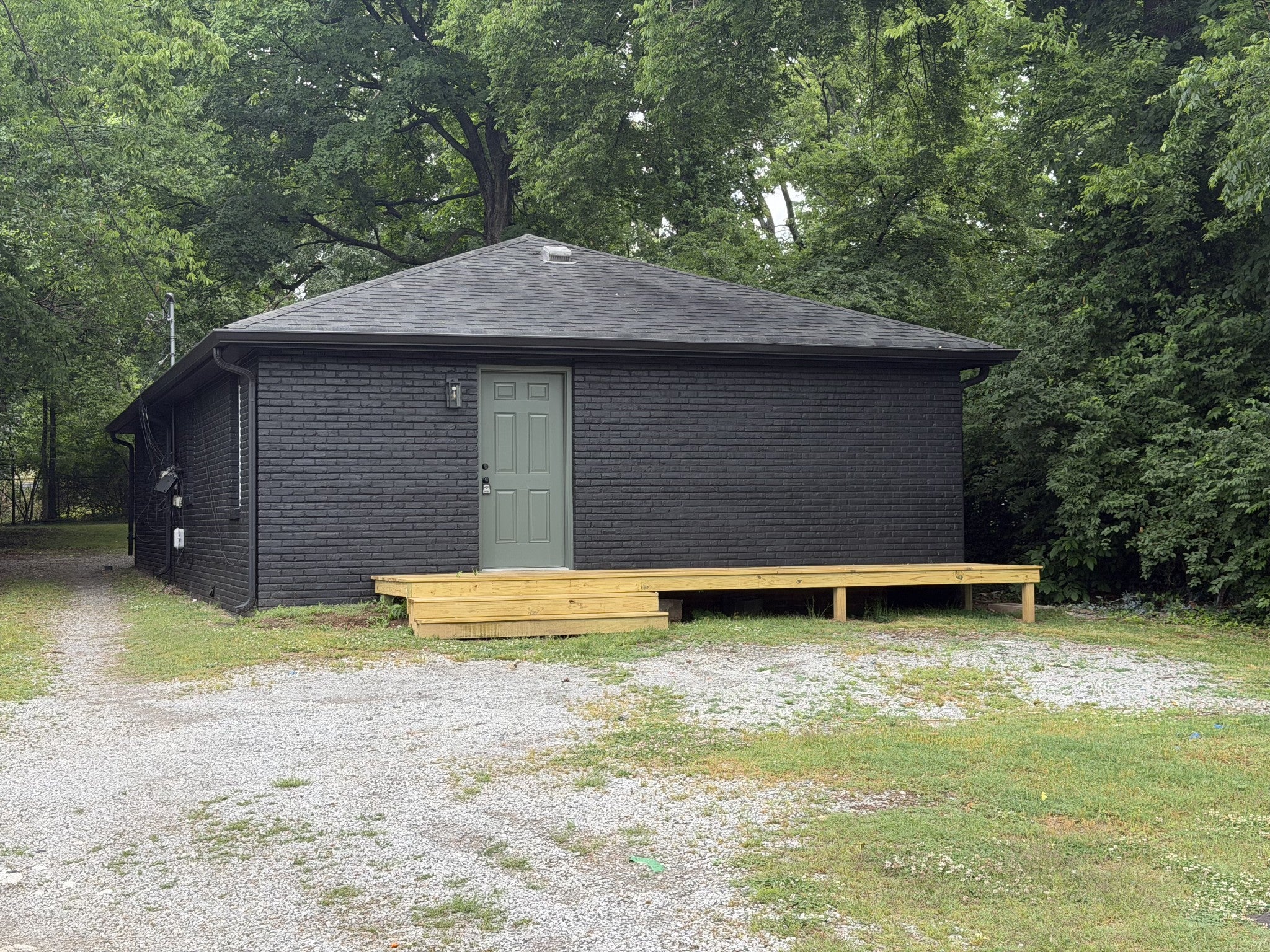 2.0-bed rental at 909 Blue Ridge Dr A