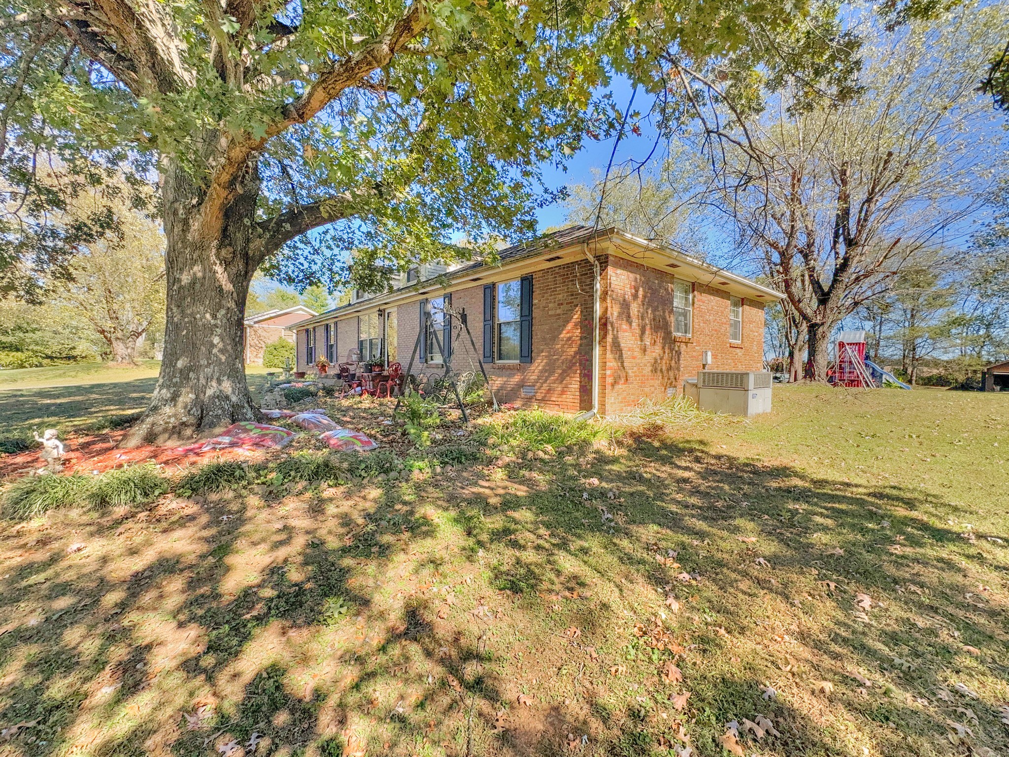 300 Greenfield Ln