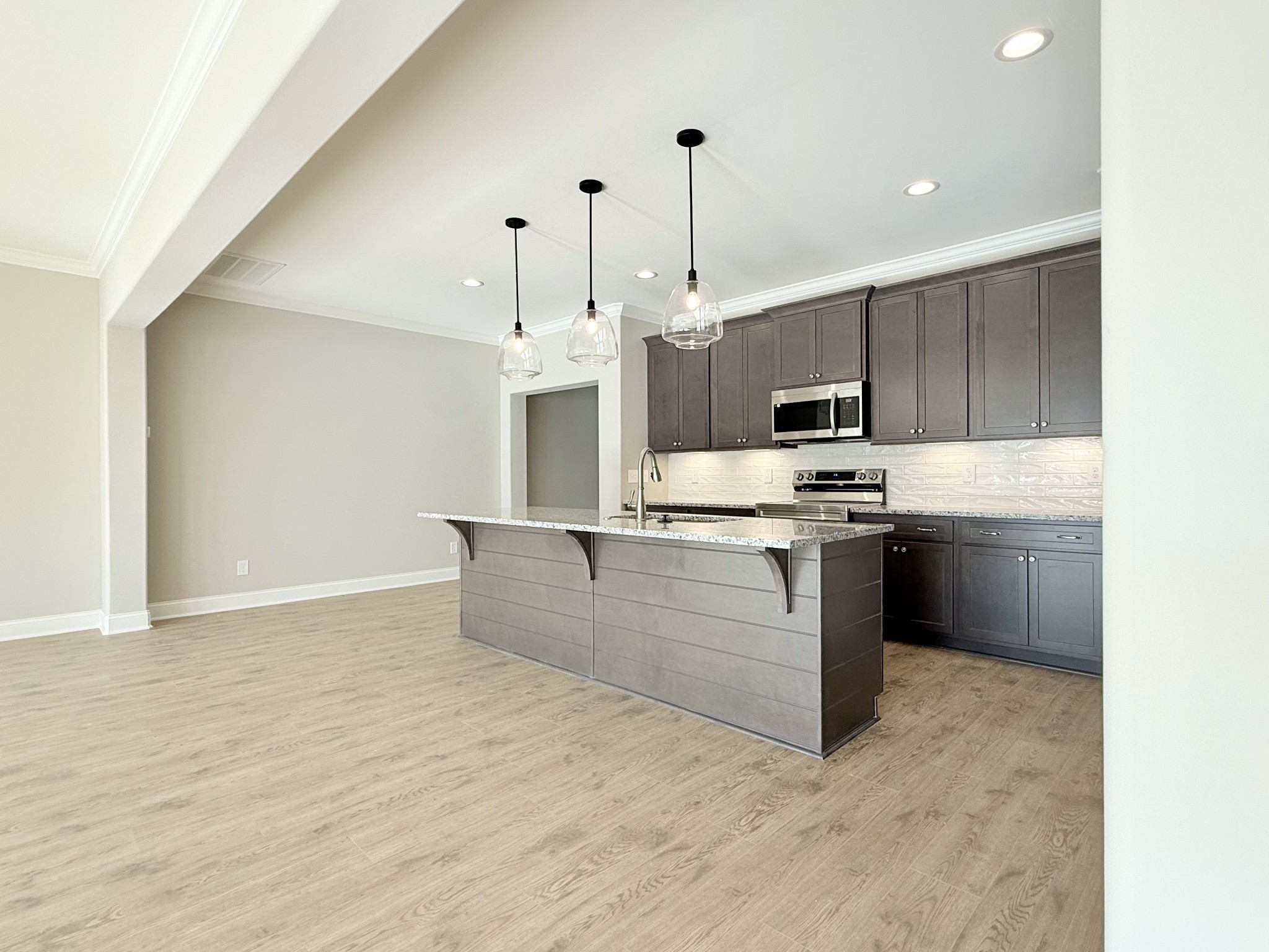 1909 Gracie Bug Loop