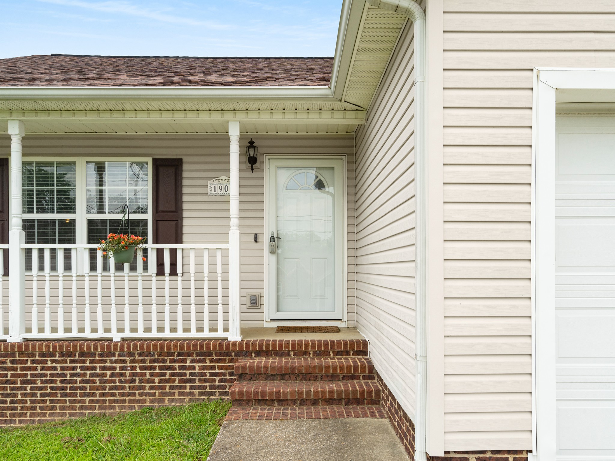 1908 Sheffield Ln