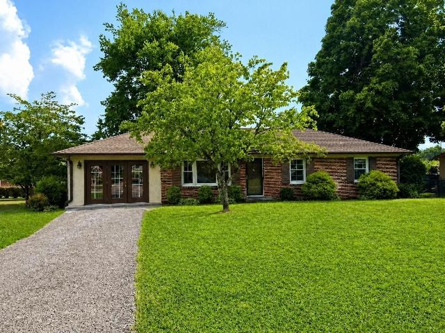 805 Fairlane Cir