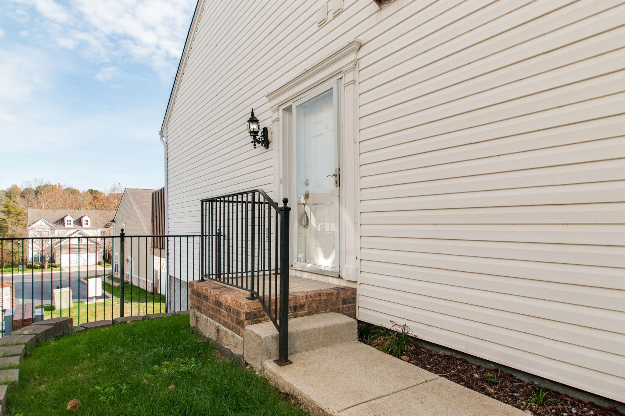 321 Shady Creek Ln