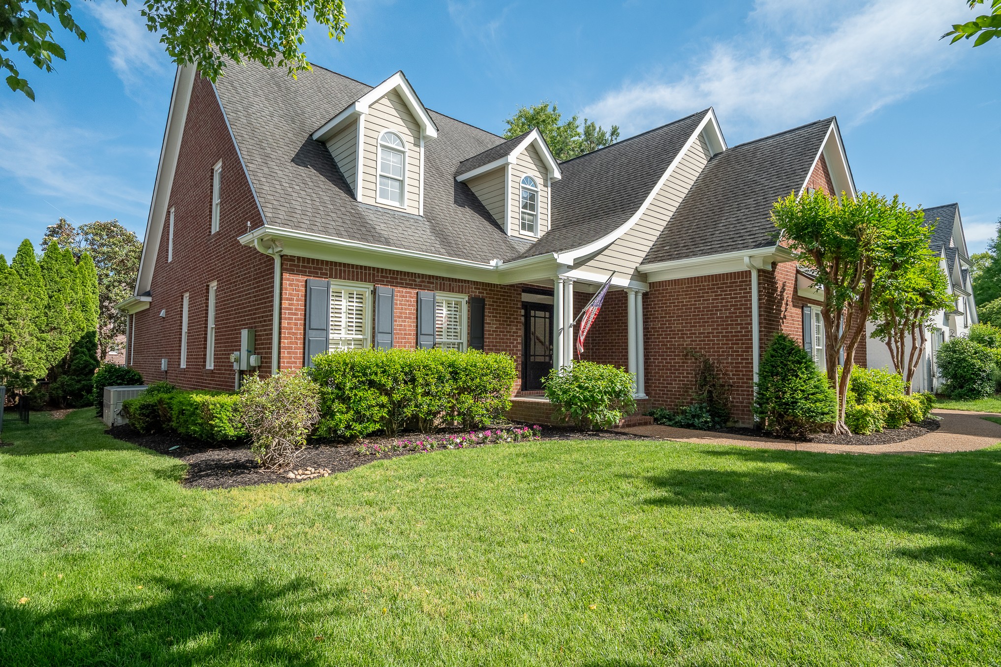 668 Springlake Dr