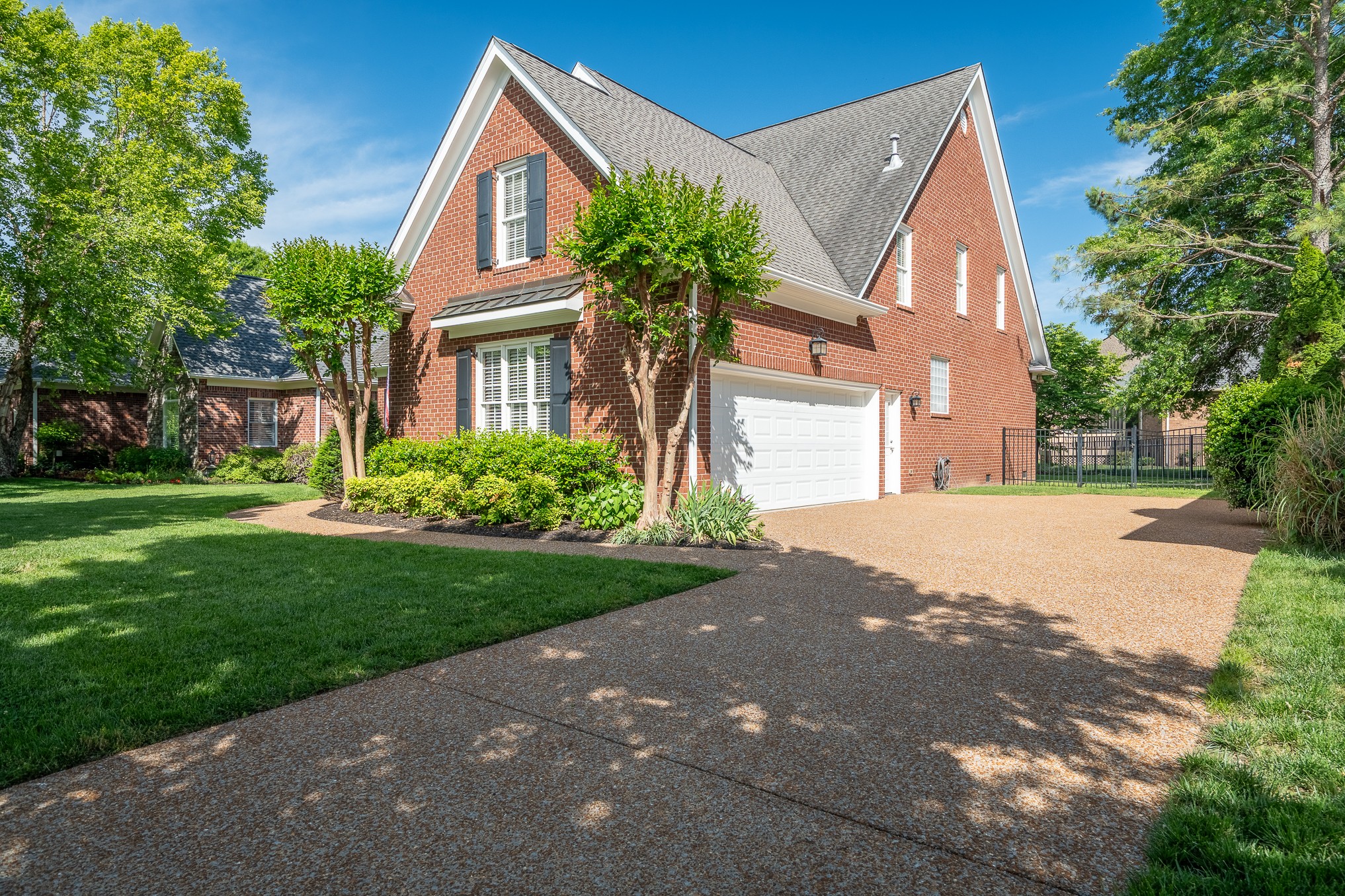668 Springlake Dr