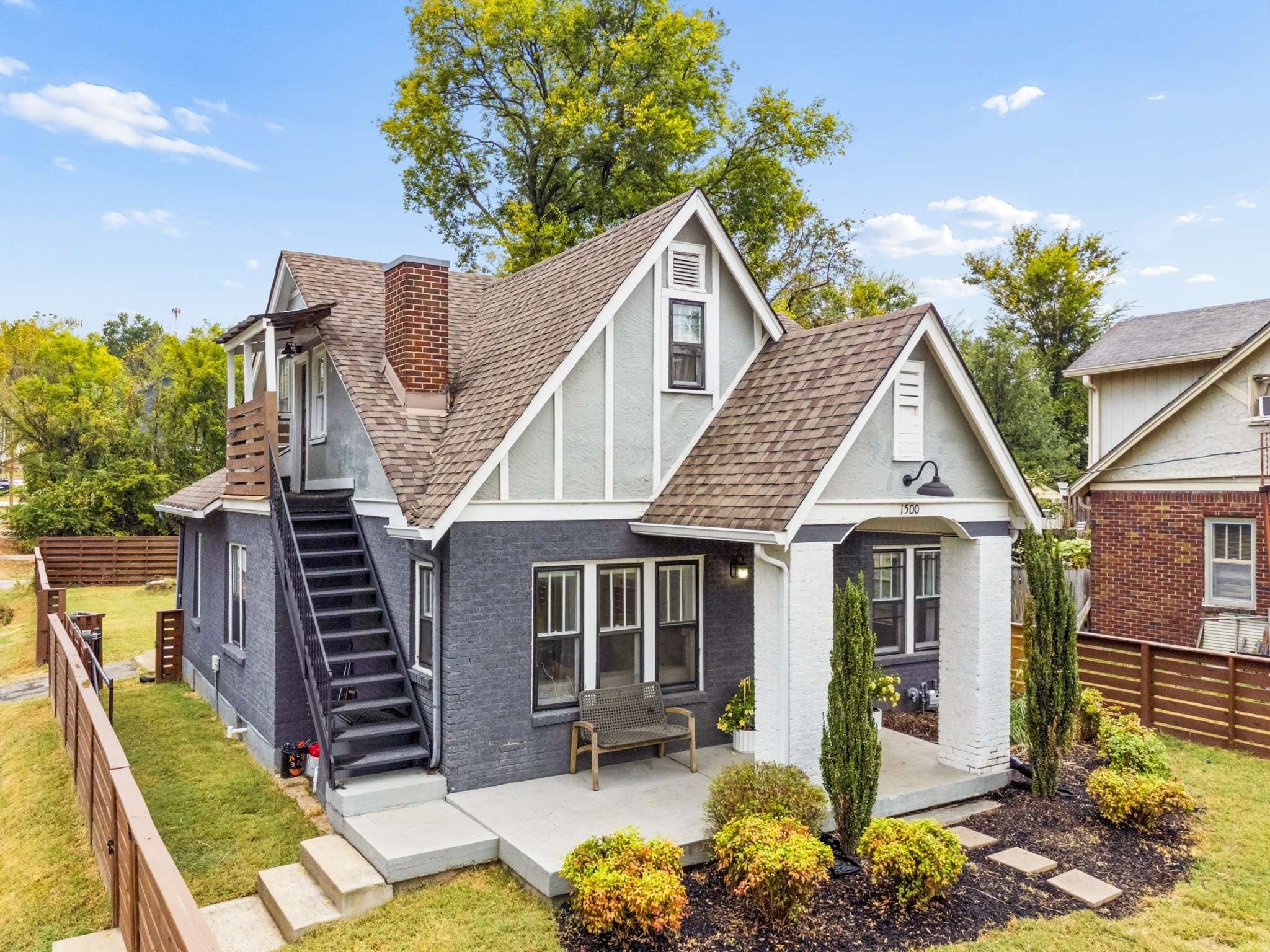 1500 Riverside Dr