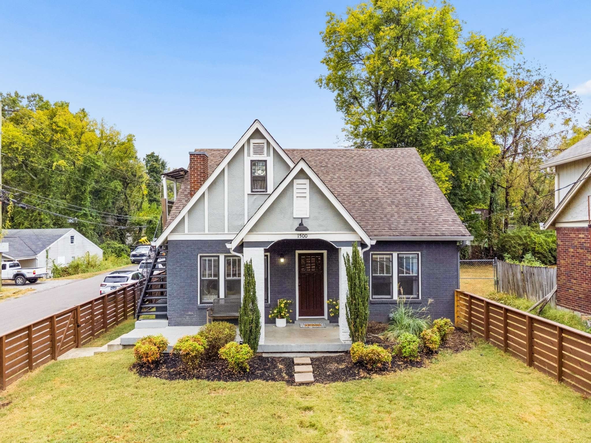 1500 Riverside Dr