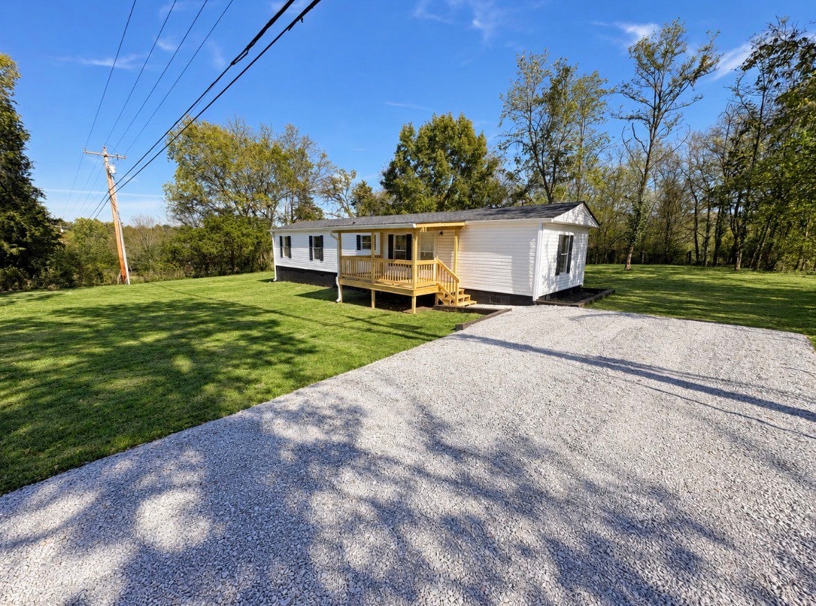 215 Flat Rock Rd