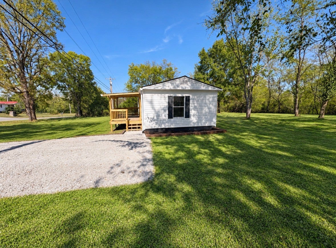 215 Flat Rock Rd