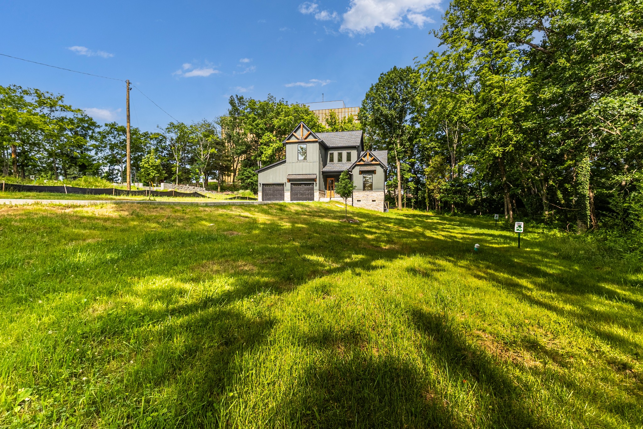 1102 S Graycroft Ave