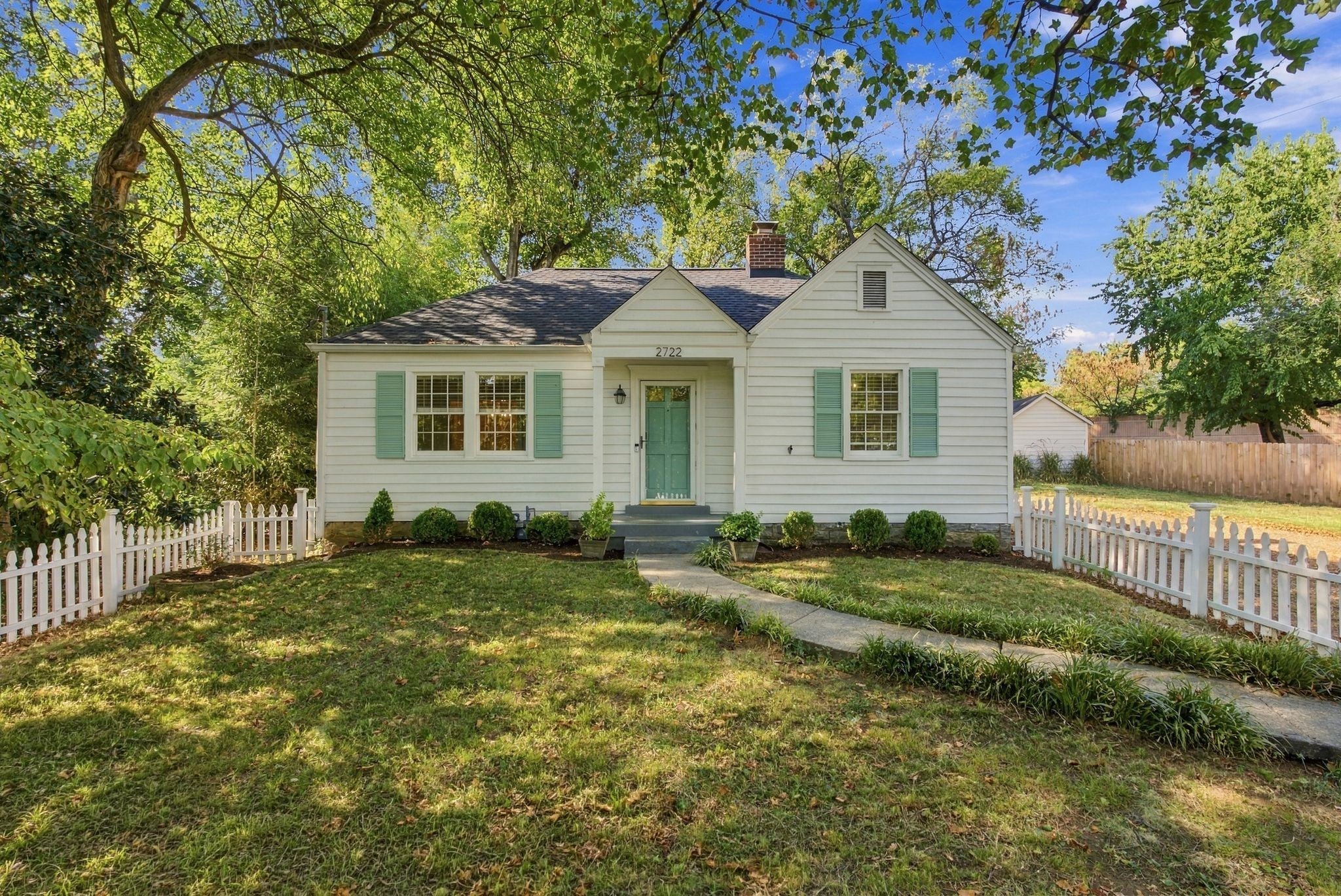 3-bed listing at 2722 Sharondale Ct, Nashville