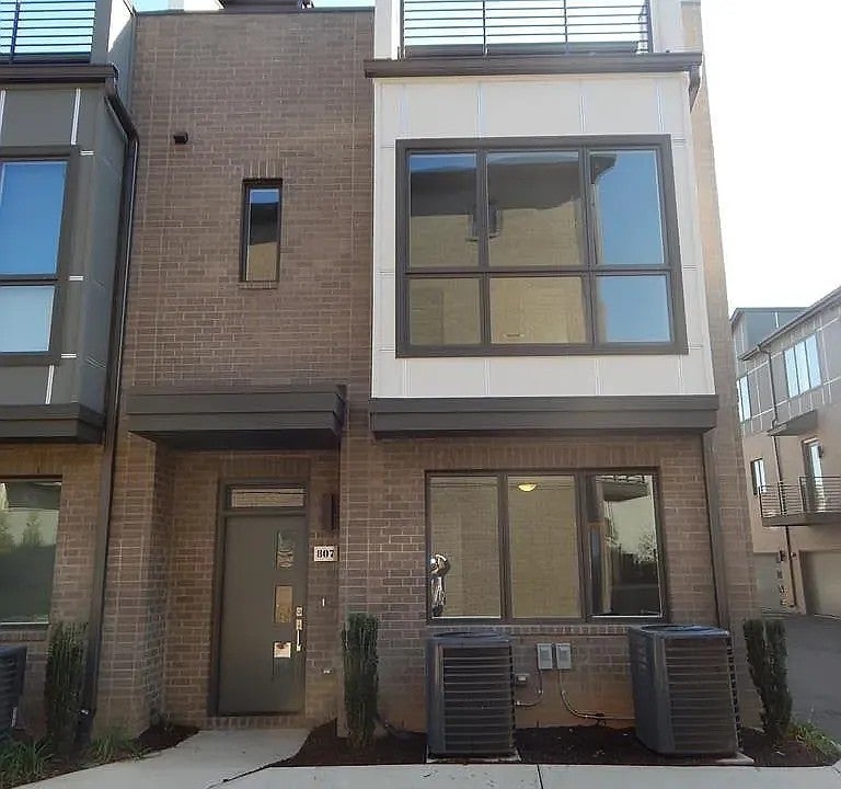 3.0-bed rental at 807 Melpark Ct