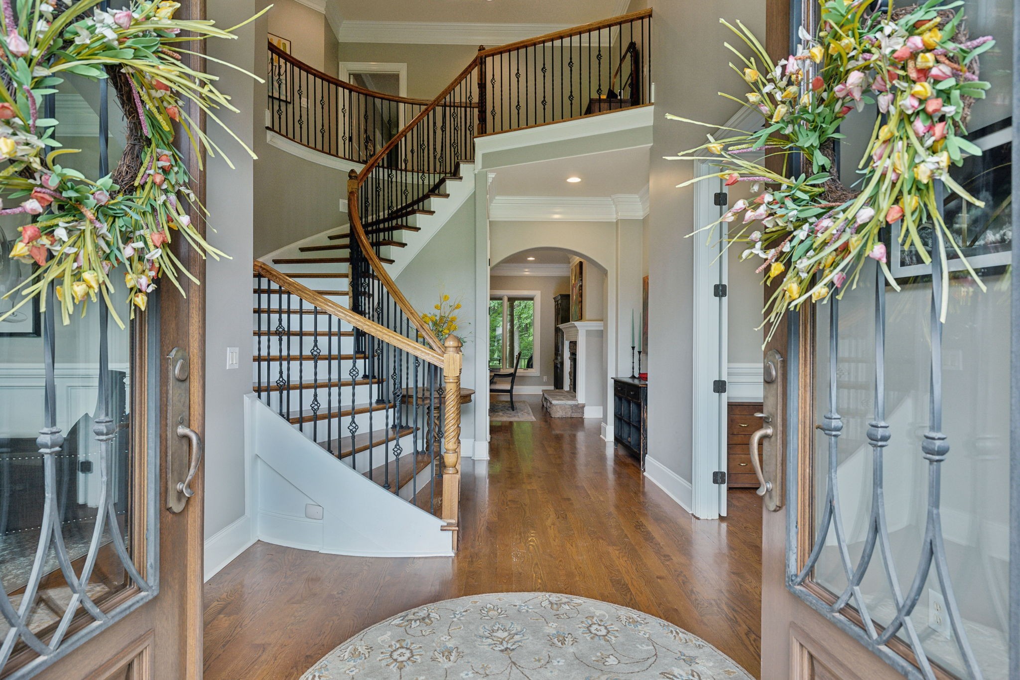 1075 Natchez Valley Ln