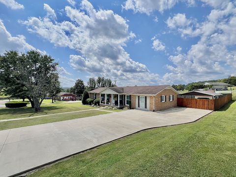 200 N Tidwell Cir Pulaski TN 38478