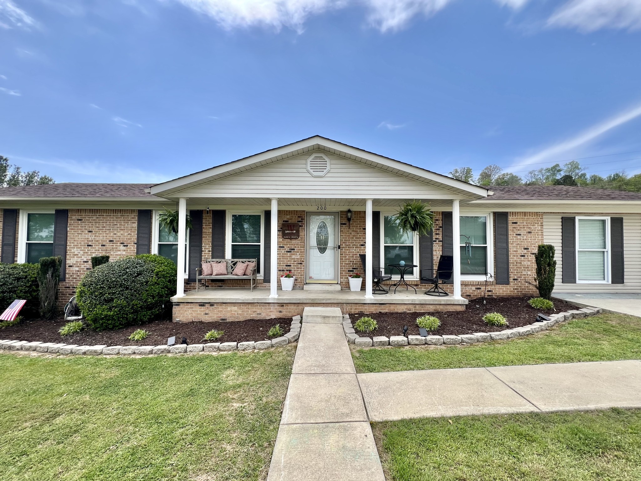 200 N Tidwell Cir