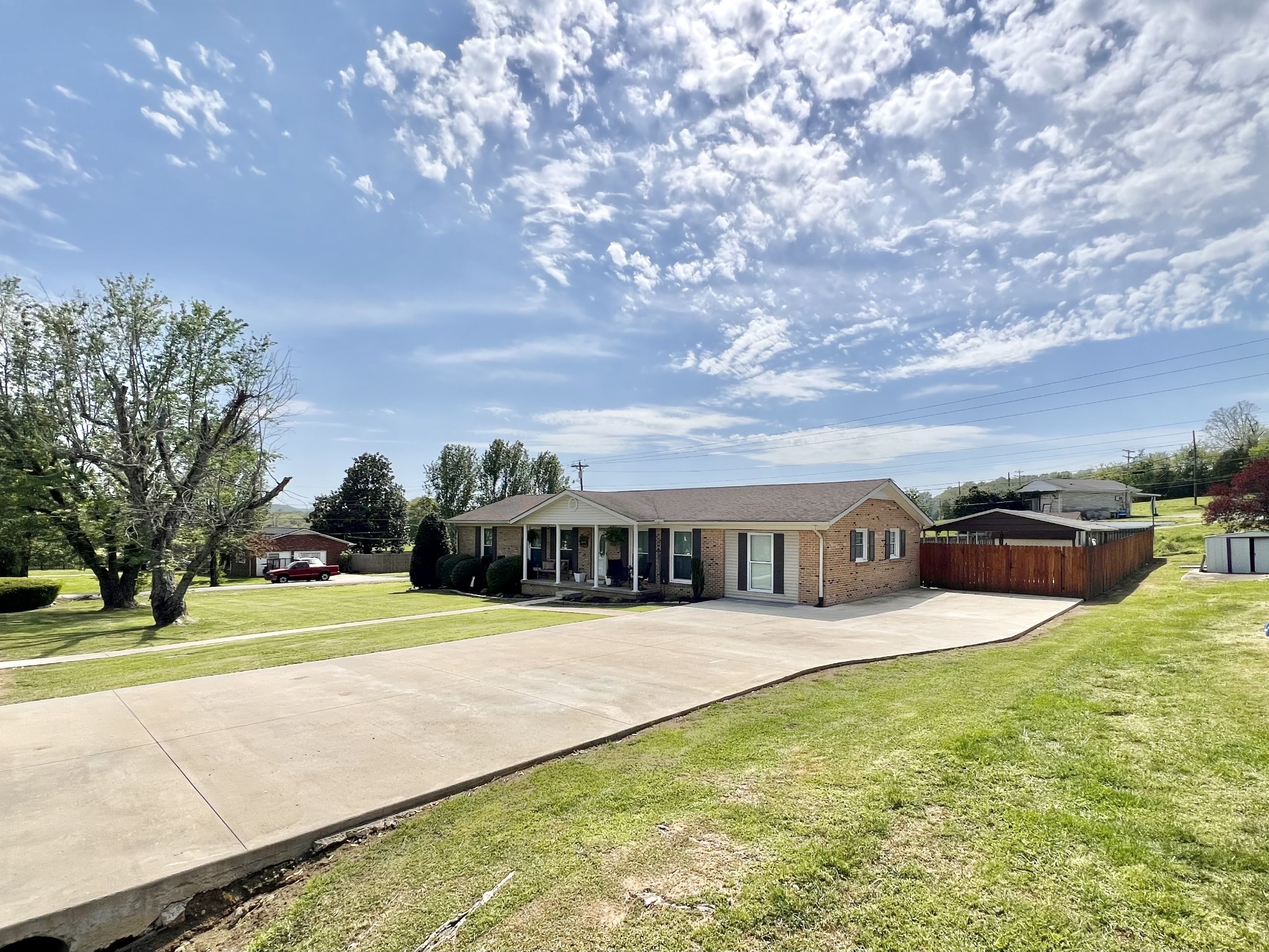 200 N Tidwell Cir