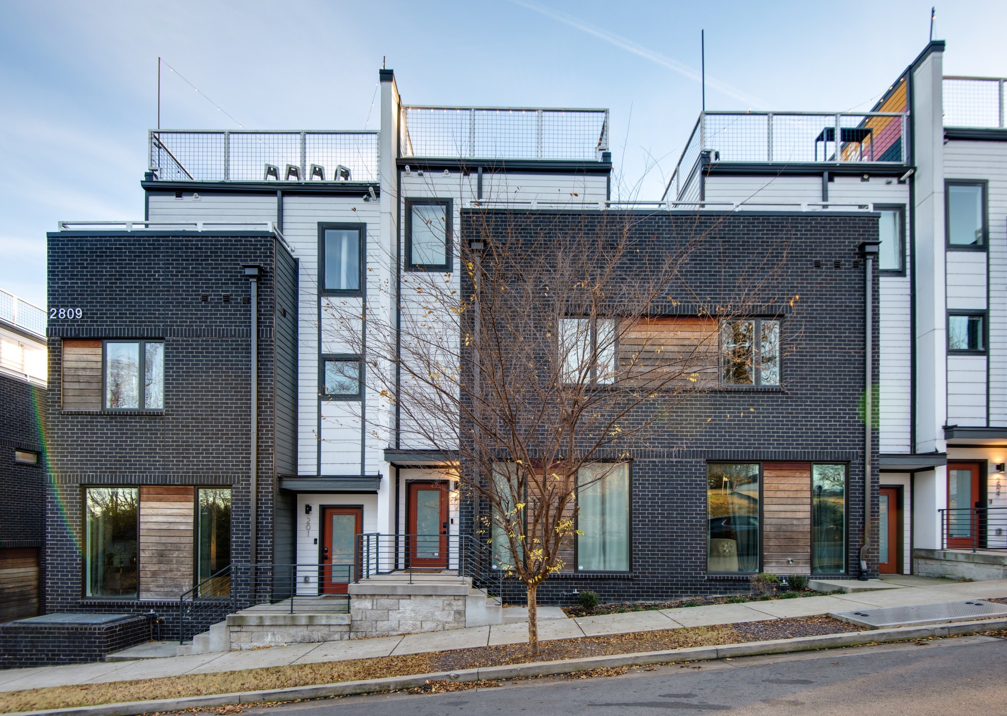 2809 Delaware Ave 202
