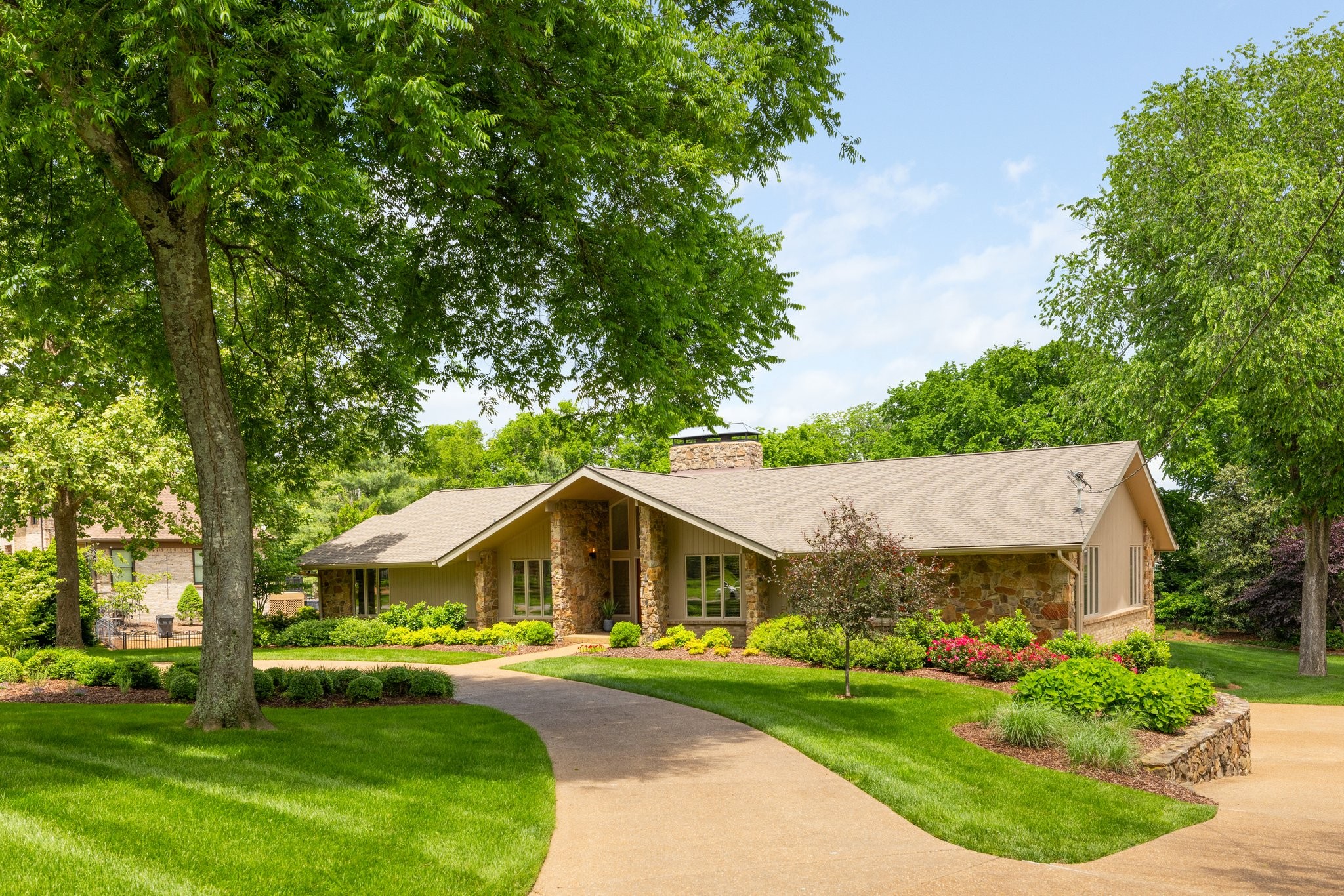 5124 Woodland Hills Dr