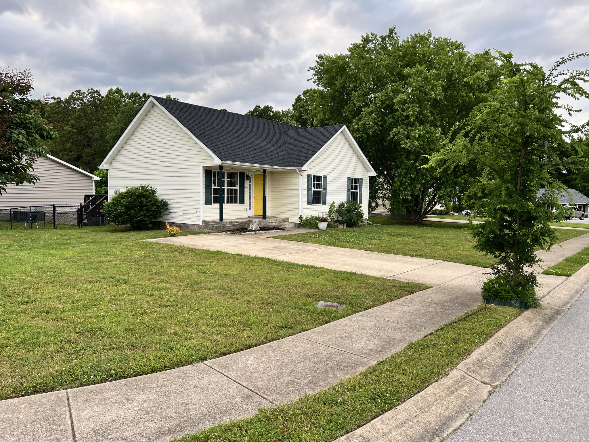 468 Caney Ln