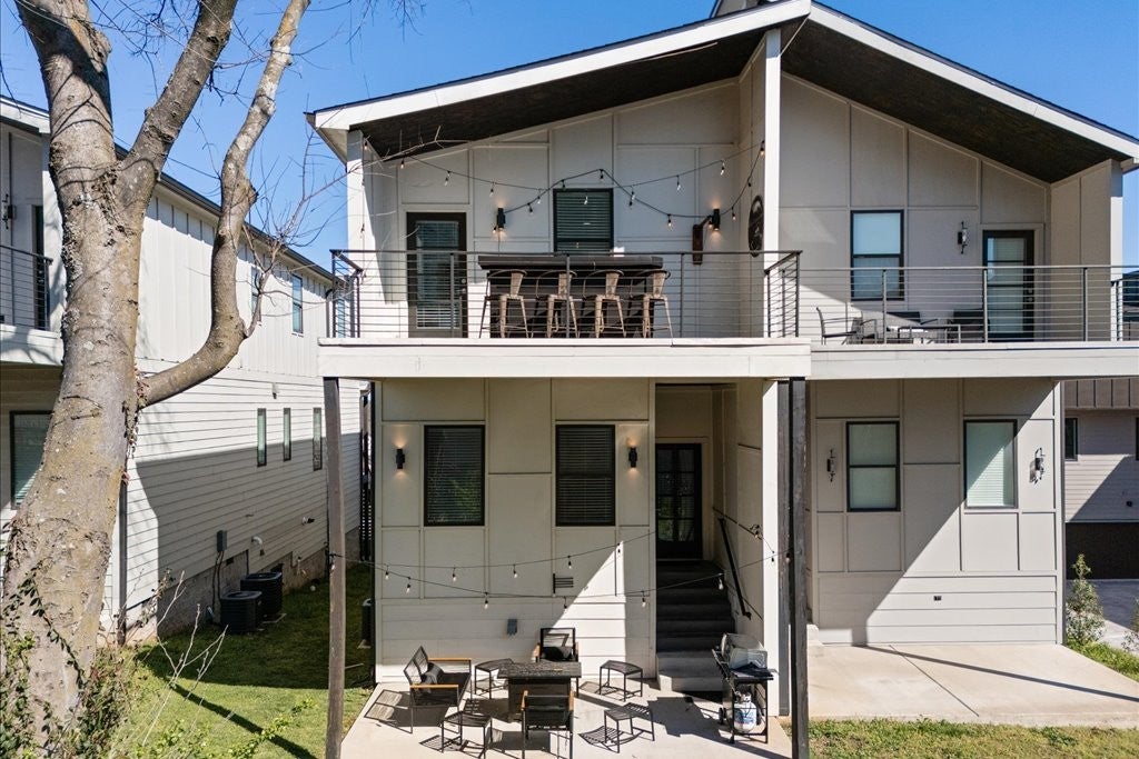 113B Elmhurst Ave