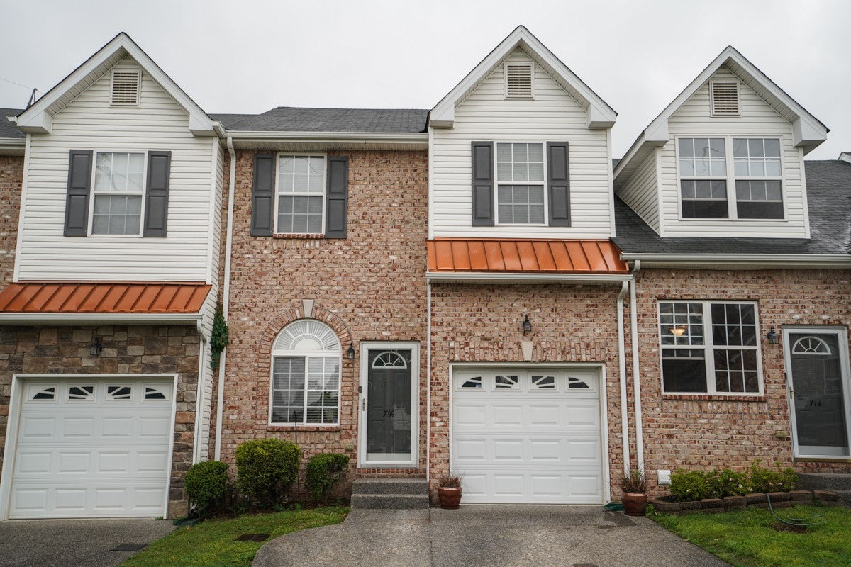 3.0-bed rental at 716 Spence Enclave Ln