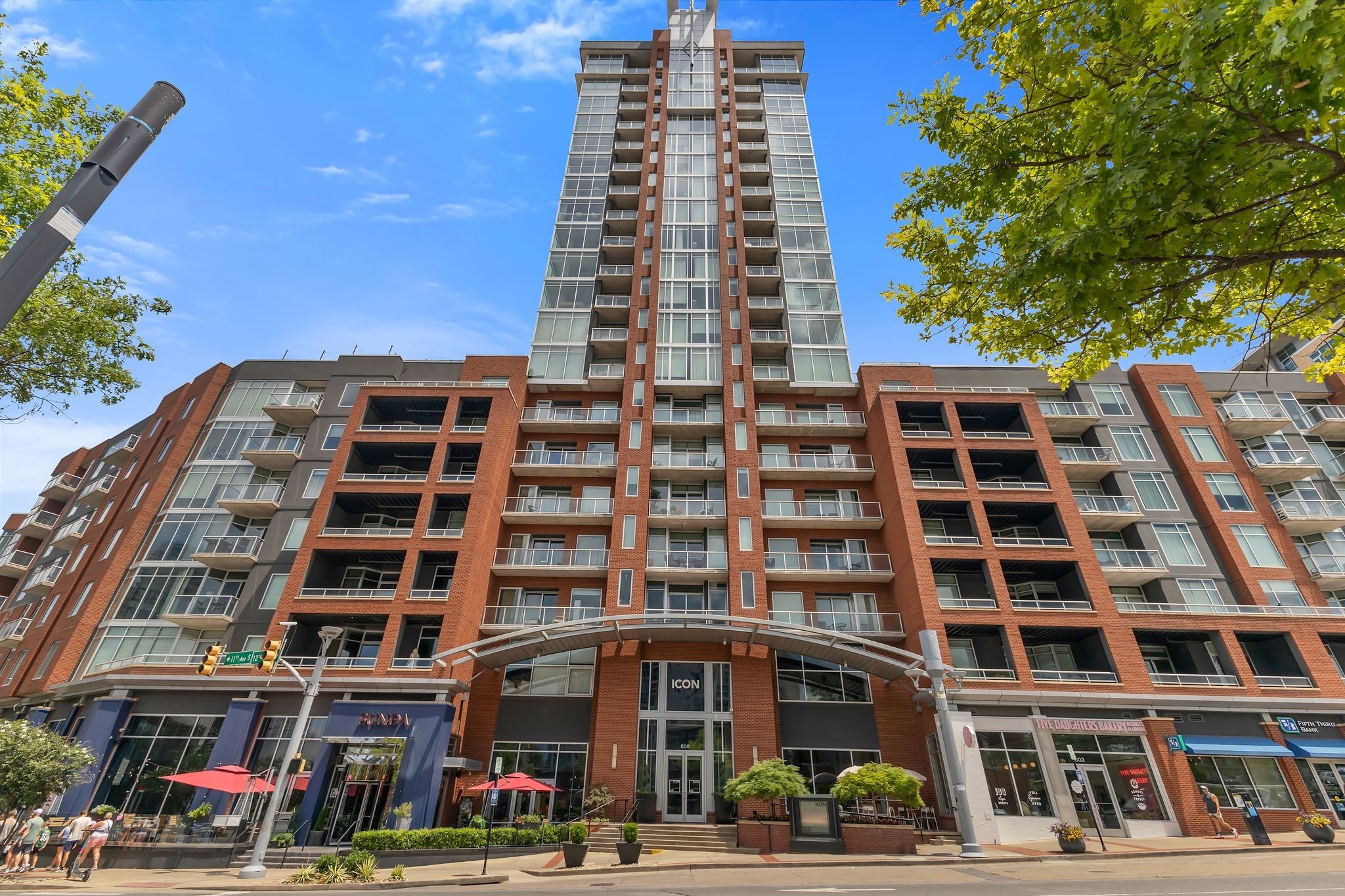 2-bed listing at 600 12th Ave S 615, Nashville