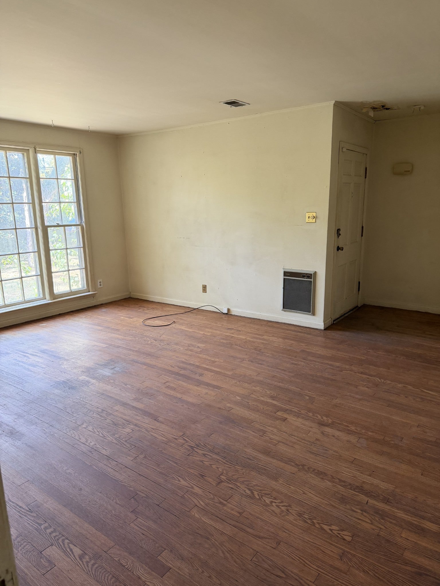 3-bed home sold in Nashville, TN 37216, 3902 Ivy Dr 3902 Ivy Dr, Nashville TN 37216 3-bed home, photo 2 of 15