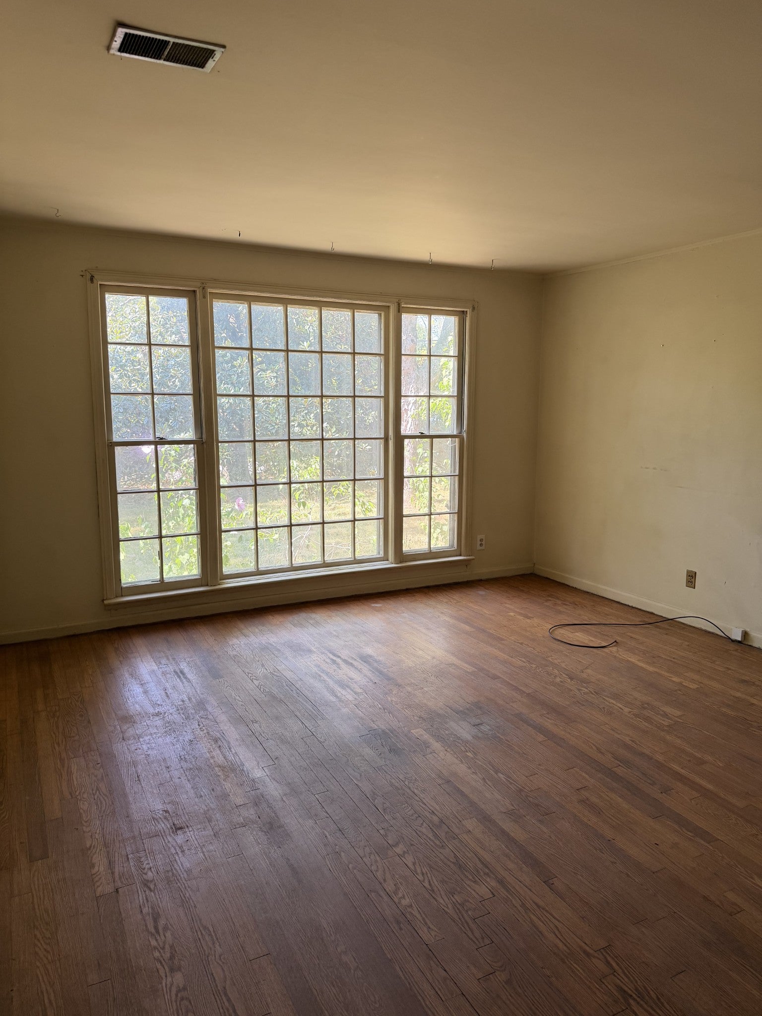 3-bed home sold in Nashville, TN 37216, 3902 Ivy Dr 3902 Ivy Dr, Nashville TN 37216 3-bed home, photo 3 of 15
