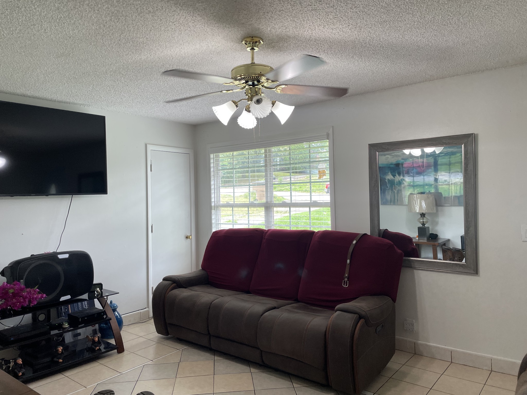 438 Tampa Dr