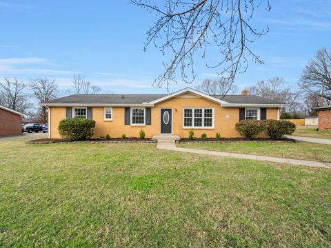 Photo of 204 Kingswood Dr, Clarksville, TN 37043 (MLS # 3062132)
