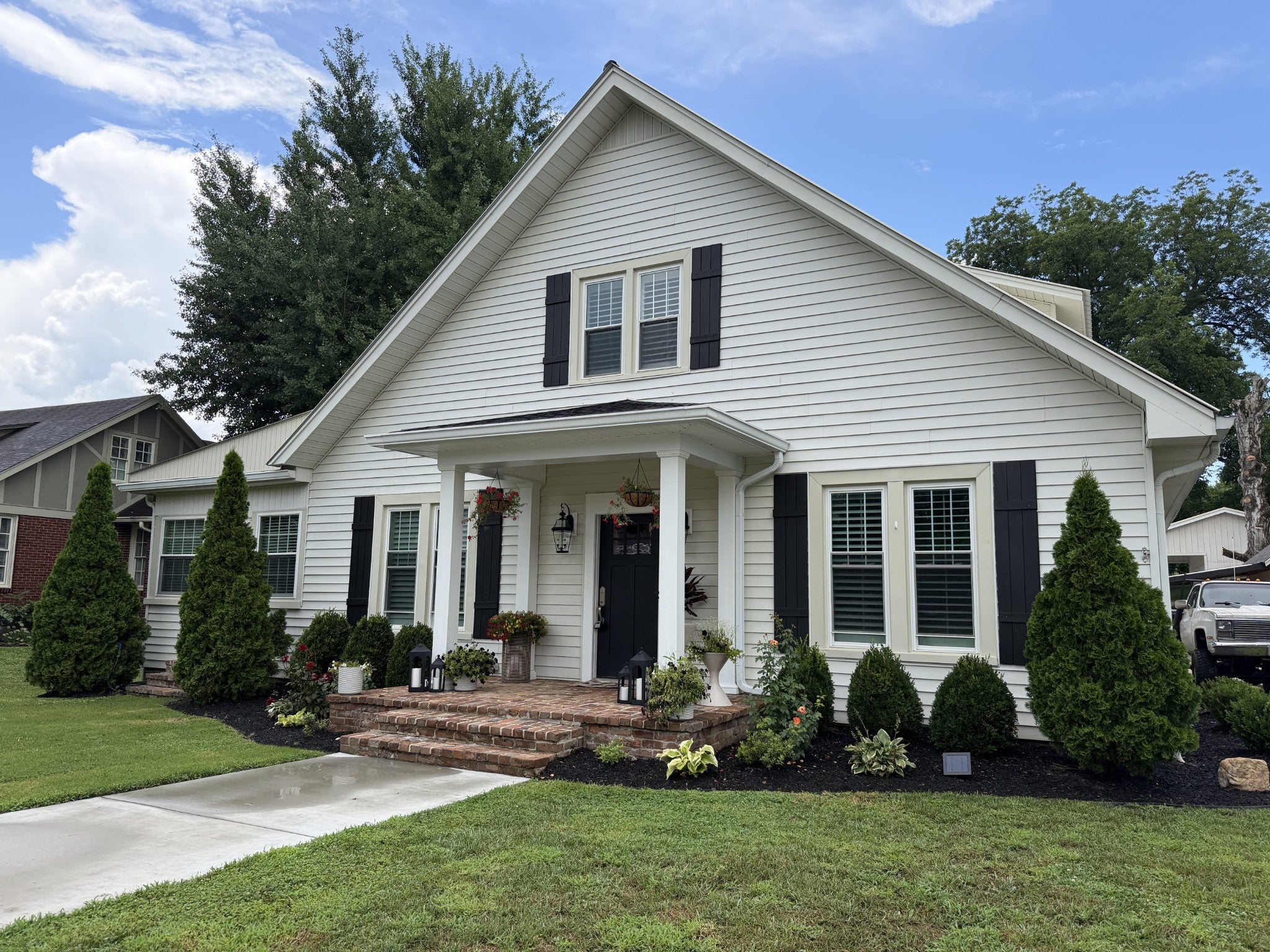 105 Ross Ave
