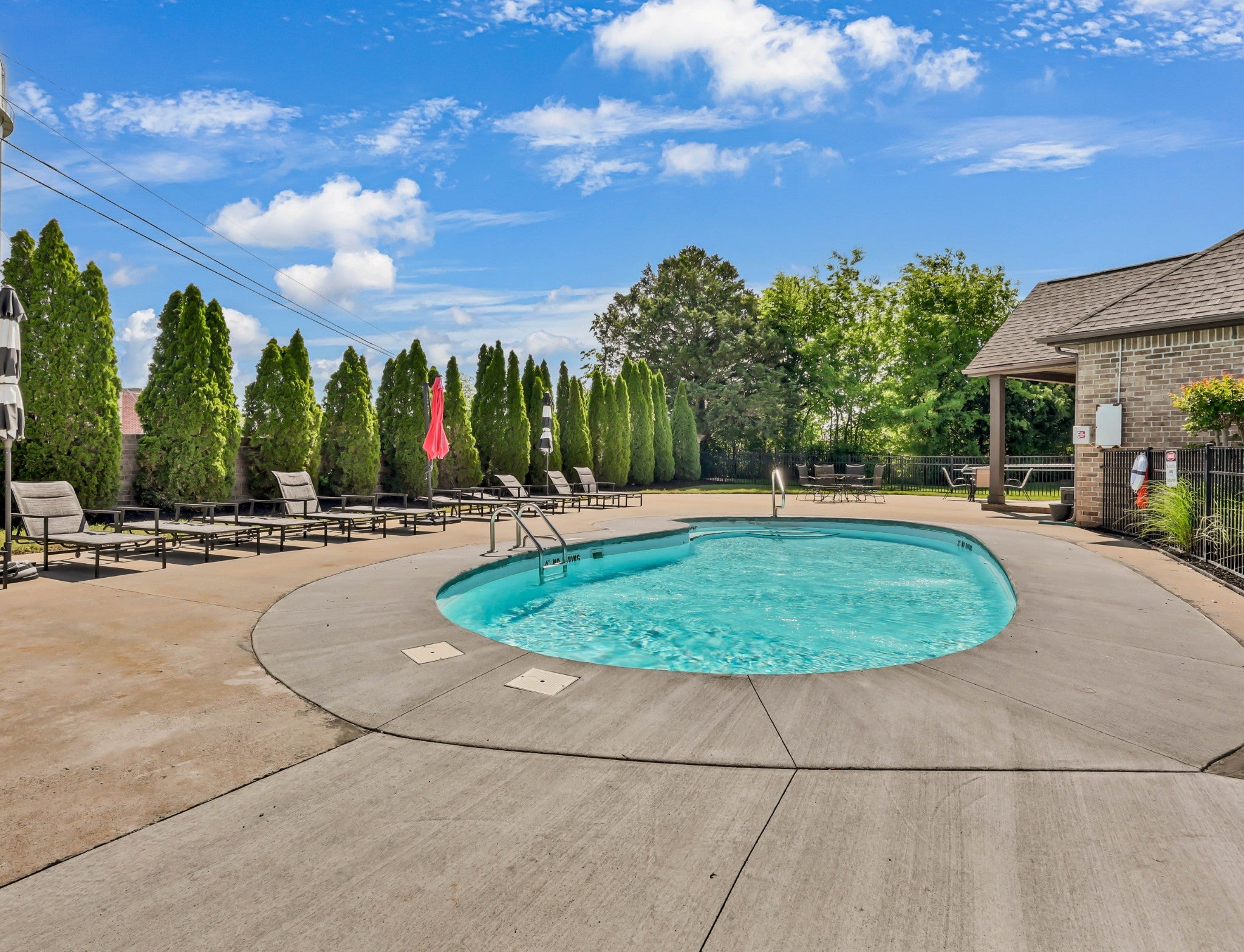 253 Dorchester Cir