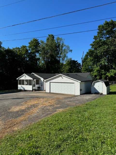 298 Tobacco Rd