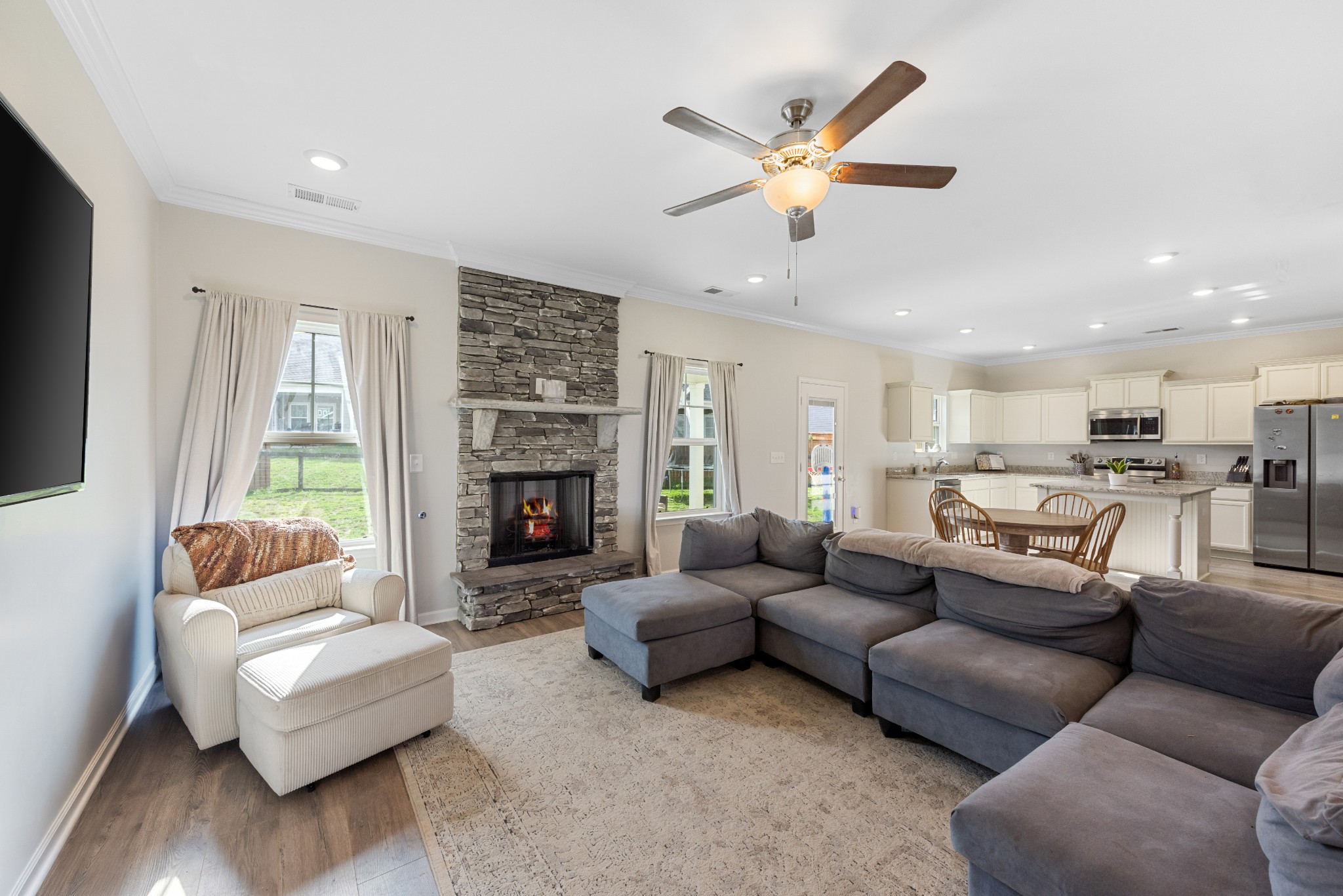6009 Venable Ct