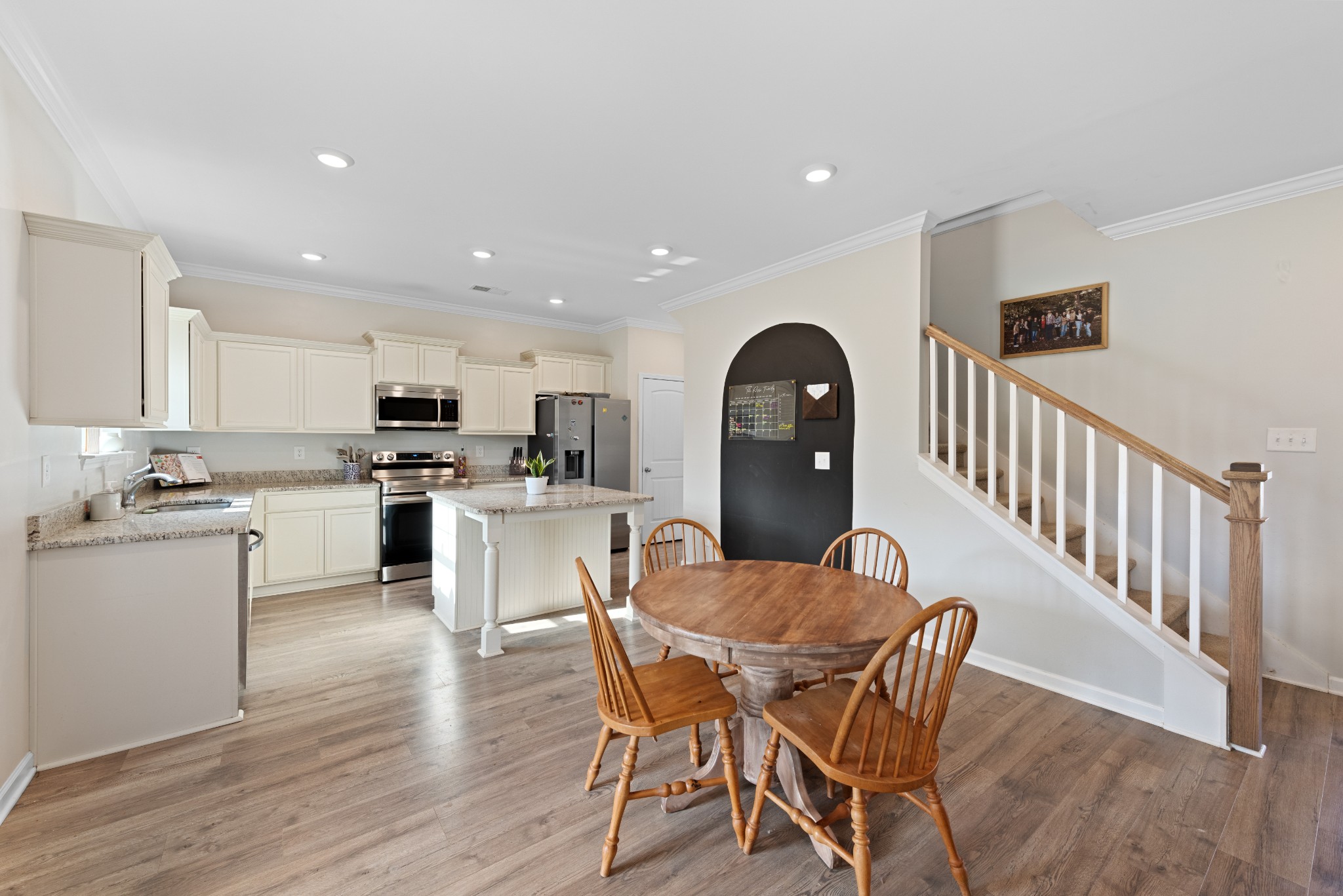 6009 Venable Ct